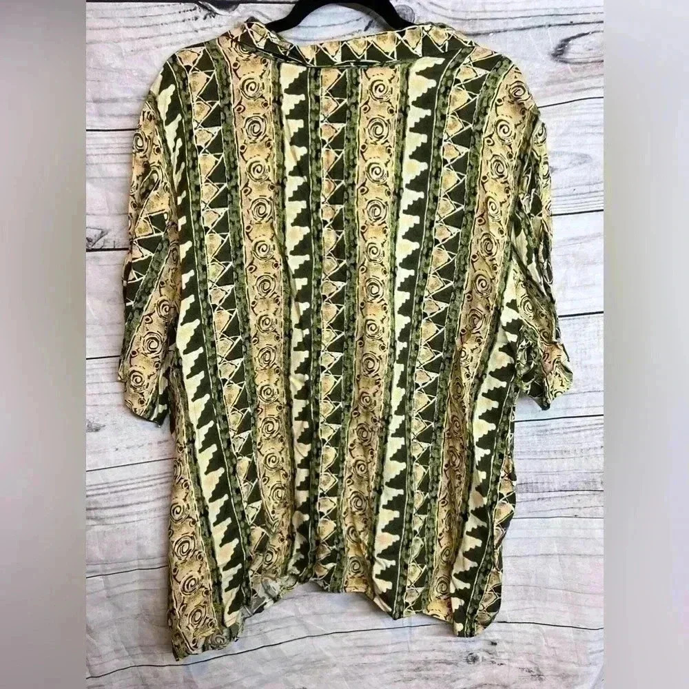 Notations vintage patterned v-neck button up top - image 5